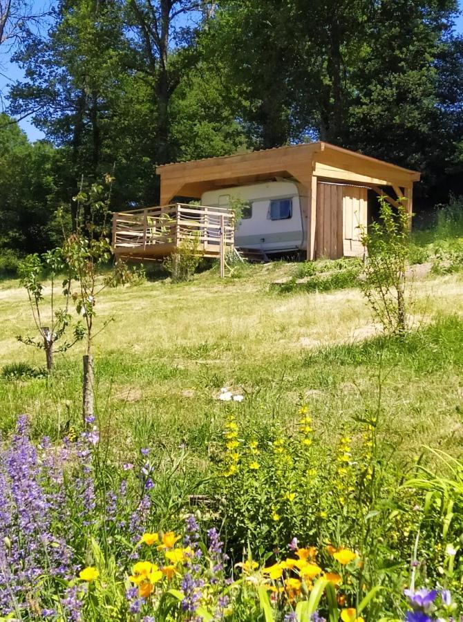 Carazen , Caravane Chauffee Saint-Sylvain-Bellegarde 外观 照片